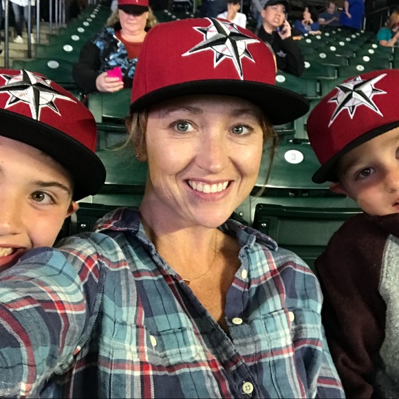 Hi! I’m Elizabeth, The Thrifty Thistle - Picture 3 of 3